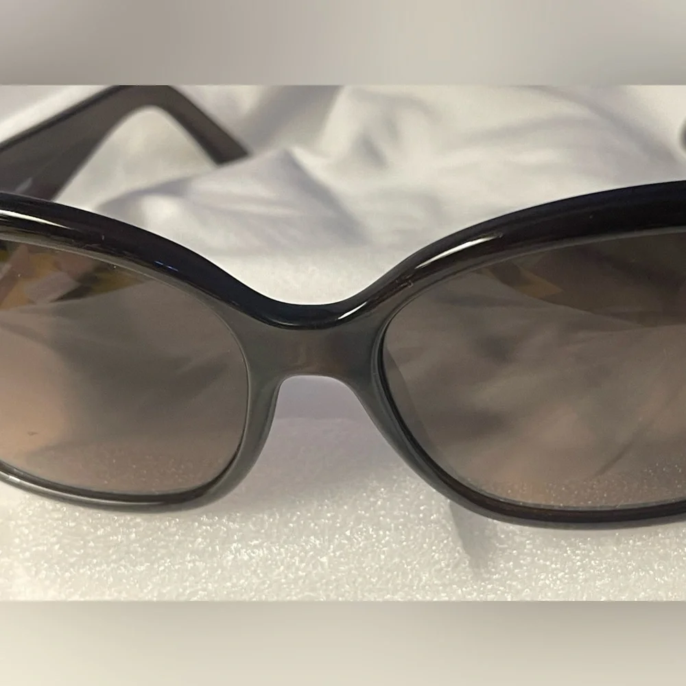 Fendi 😎 Sunglasses - Picture 6 of 10